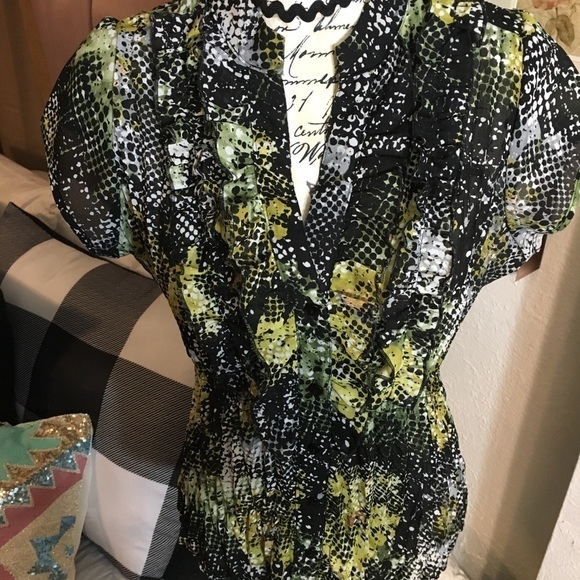 NY Collection button front ruffled chest blouse - Picture 3 of 7